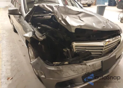 2011 Mercedes-Benz C 300 Luxury из США, поврежденный, VIN WDDGF5EB9BA433372